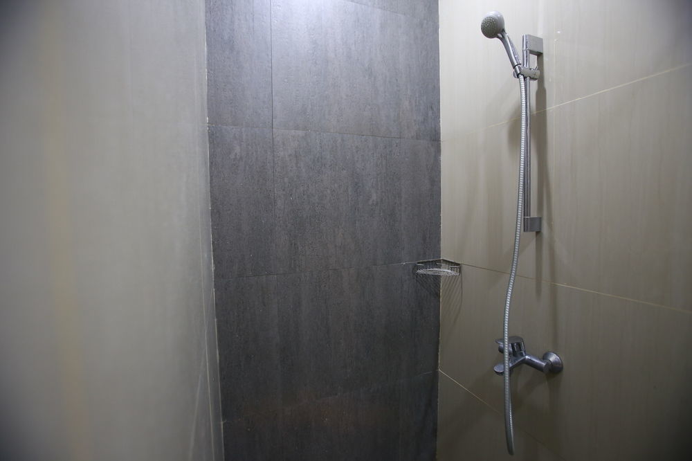 Hotel Reddoorz Near Kelapa Dua Kebon Jeruk